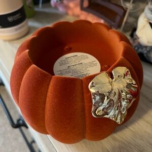 Bath and Body Pumpkin Candle Pedestal NWT